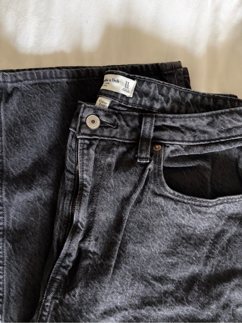 Abercrombie & Fitch Women's High-Rise 90s Loose Jeans LONG - Black - Picture 4 of 7